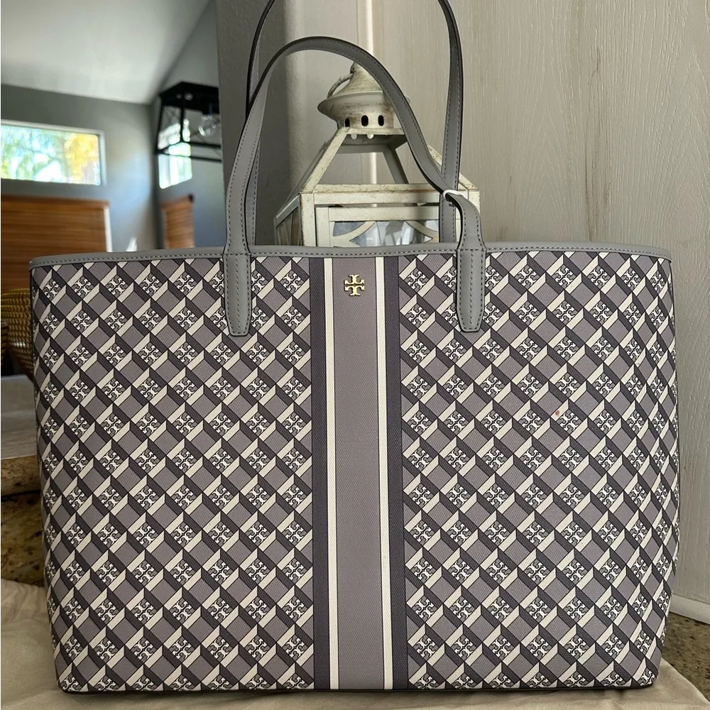 New Tory Burch geo gray with straps large tote - Picture 3 of 7